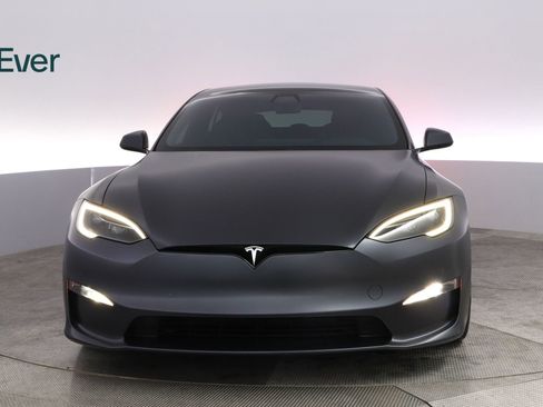 Used 2022 Tesla Model S Plaid image 12