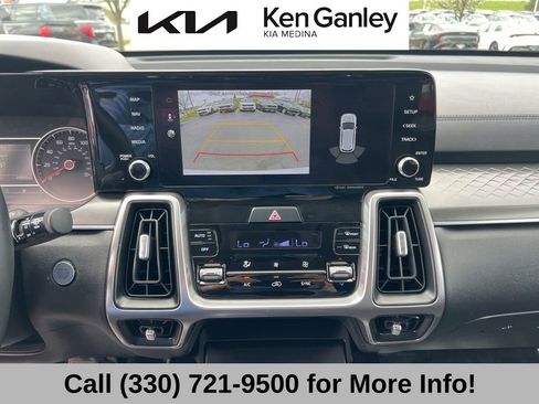 Certified 2022 Kia Sorento S w/ Panoramic Sunroof Package image 39