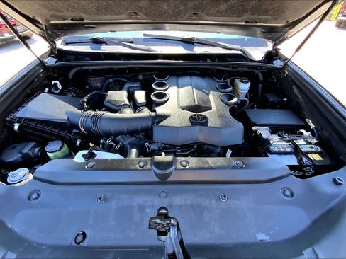 Used 2022 Toyota 4Runner SR5 RWD image 28