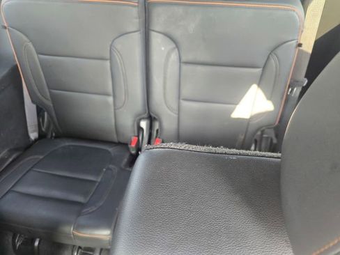 Used 2023 GMC Acadia AT4 w/ Preferred Package image 12