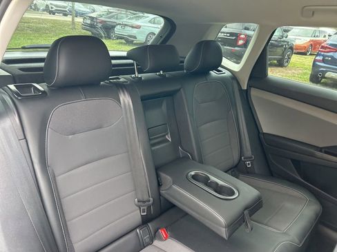 Used 2022 Volkswagen Taos SE image 48