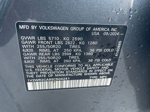 Used 2025 Volkswagen Atlas SE image 24