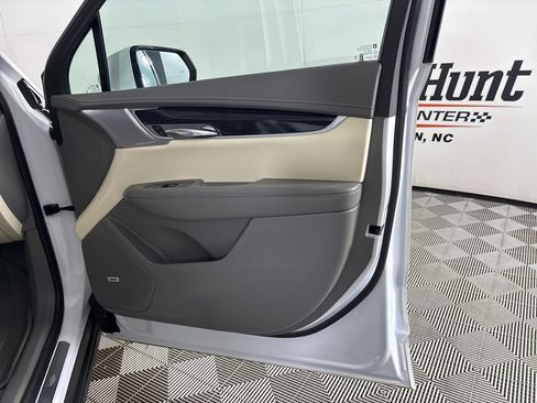 Used 2024 Cadillac XT6 Premium Luxury w/ LPO, Floor Liner Package AWD/4WD image 29