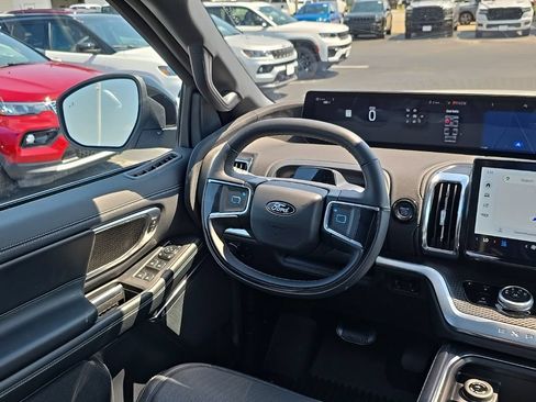 Used 2025 Ford Expedition Platinum w/ Stealth Appearance Package AWD/4WD image 17
