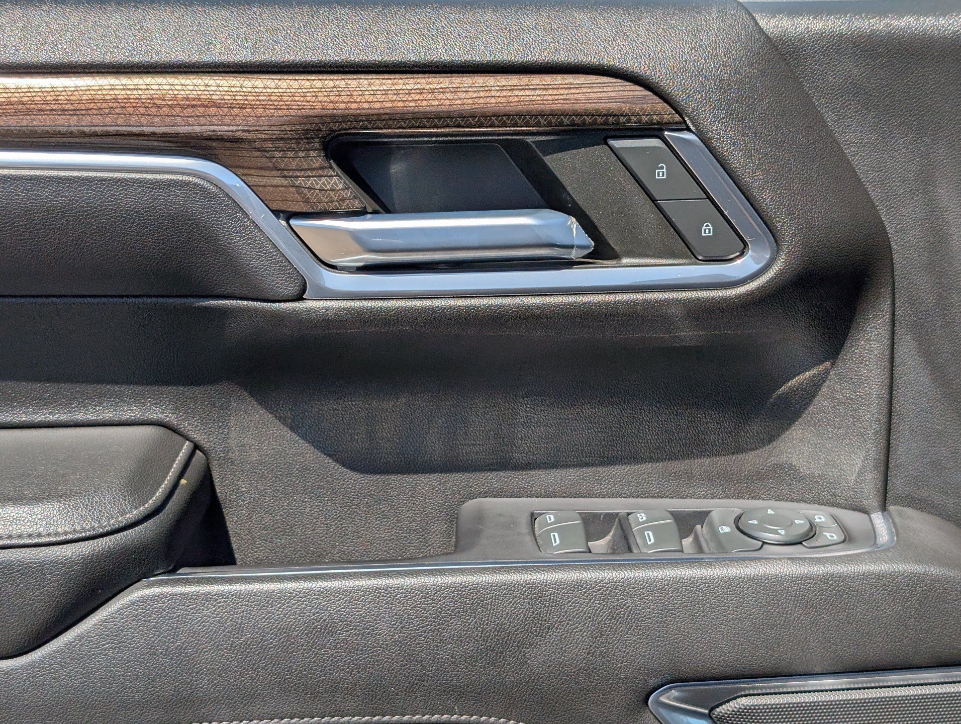 Certified 2022 Chevrolet Silverado 1500 RST AWD/4WD image 18