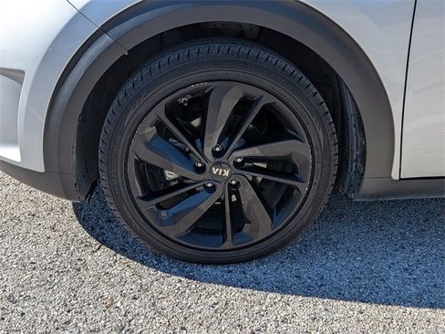 Used 2019 Kia Niro S Touring image 9