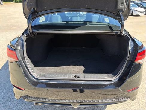 Used 2023 Nissan Sentra SR w/ Midnight Edition Package FWD image 13