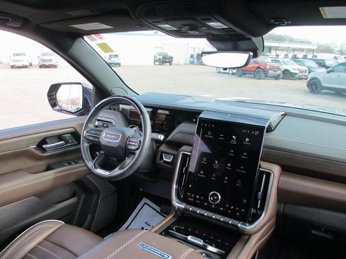 Certified 2025 GMC Yukon XL Denali Ultimate image 28