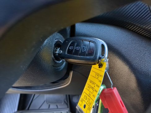 Used 2019 Hyundai Tucson SE image 32