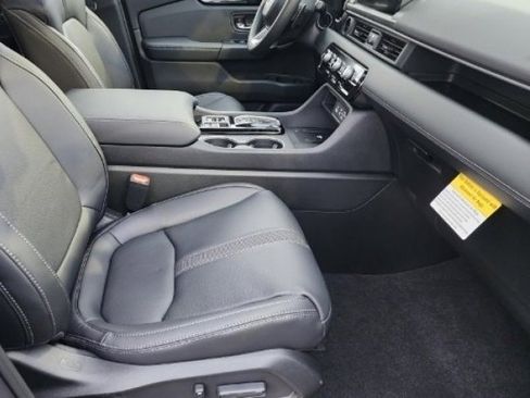 Used 2024 Honda Pilot Touring image 34