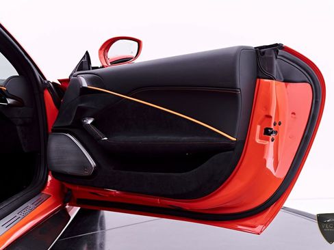 Used 2021 Ferrari Roma RWD image 37