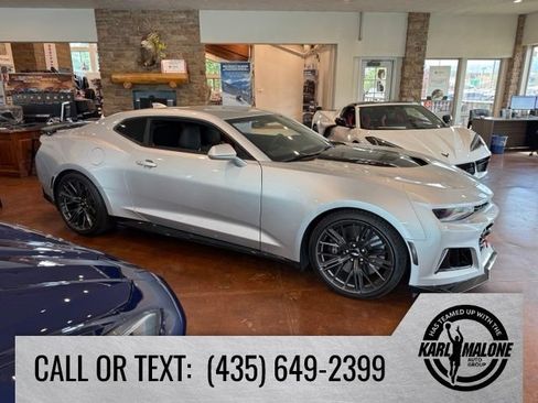Used 2018 Chevrolet Camaro ZL1 RWD image 4
