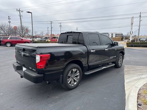 Used 2019 Nissan Titan SV w/ SV Convenience Package image 4
