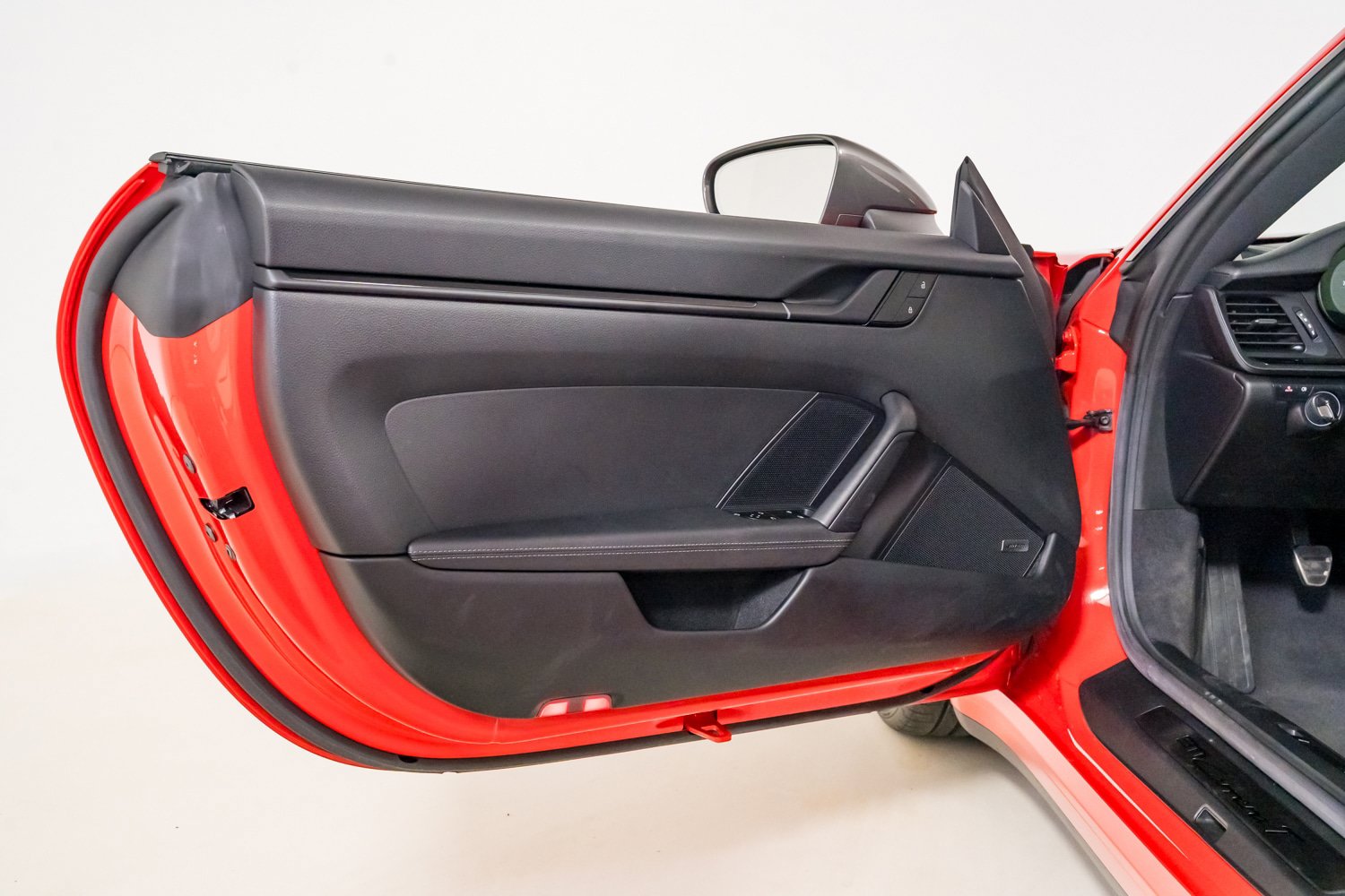 Used 2024 Porsche 911 Carrera T RWD image 16