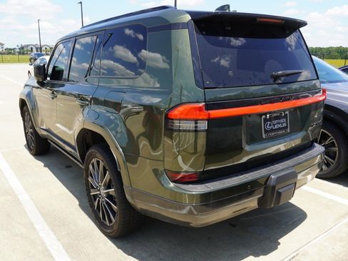 Used 2026 Lexus GX 550 w/ Accessory Package (2T) AWD/4WD image 9