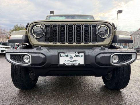 New 2026 Jeep Gladiator Sport AWD/4WD image 25