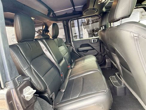 Used 2022 Jeep Wrangler Unlimited Sahara image 31