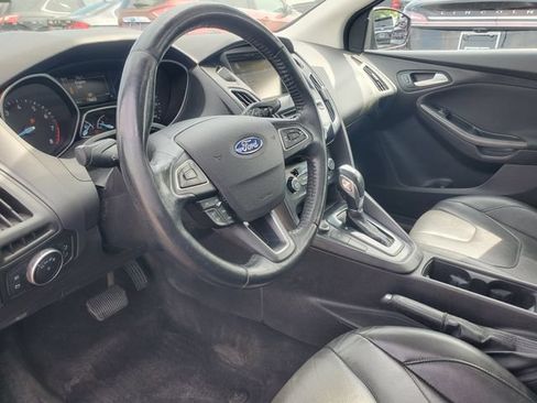 Used 2015 Ford Focus SE w/ Equipment Group 201A FWD image 11