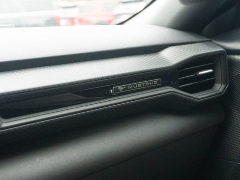 Used 2024 Ford Mustang Convertible RWD image 29