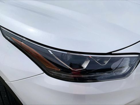 Used 2023 Toyota Highlander Limited FWD image 28
