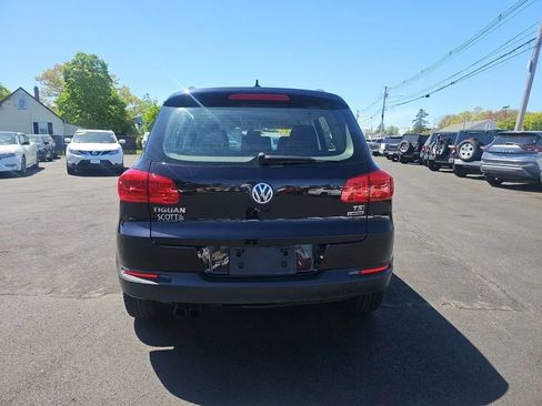 Used 2017 Volkswagen Tiguan S image 6