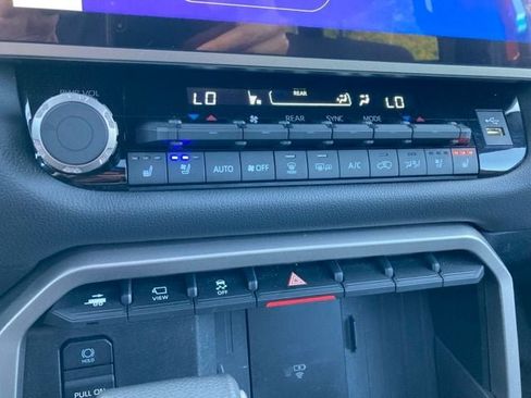 Used 2025 Toyota Sequoia Limited w/ Tow Technology Package AWD/4WD image 52