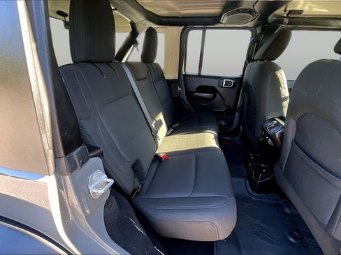 Used 2018 Jeep Wrangler Unlimited Sport S AWD/4WD image 20