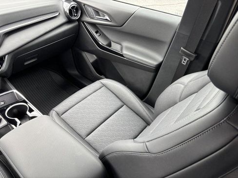 Used 2026 Chevrolet Equinox LT w/ Convenience Package II image 14