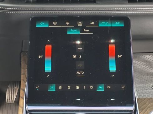 Used 2025 Cadillac Escalade ESV Premium Luxury Platinum w/ LPO, Floor Liner Package AWD/4WD image 17