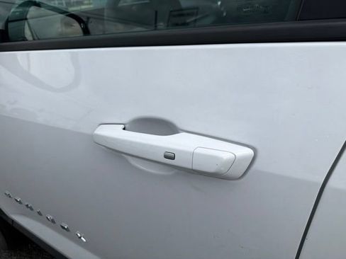 Used 2026 Chevrolet Equinox LT AWD/4WD image 28