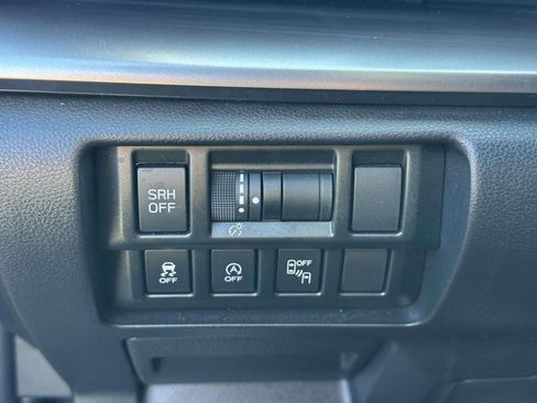 Certified 2023 Subaru Crosstrek 2.5i Limited w/ Moonroof Package image 31