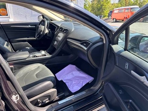 Used 2020 Ford Fusion Titanium FWD image 8