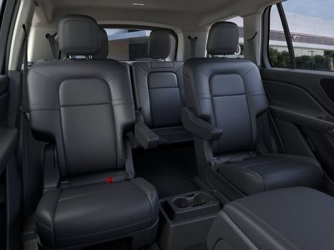 New 2026 Lincoln Aviator 2WD image 12