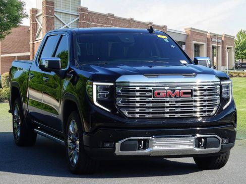 Used 2024 GMC Sierra 1500 Denali w/ Denali Reserve Package AWD/4WD image 3