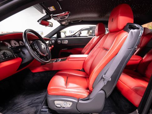 Used 2016 Rolls-Royce Wraith RWD image 8