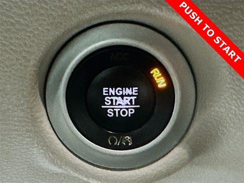 Used 2018 Chrysler Pacifica Touring-L image 35