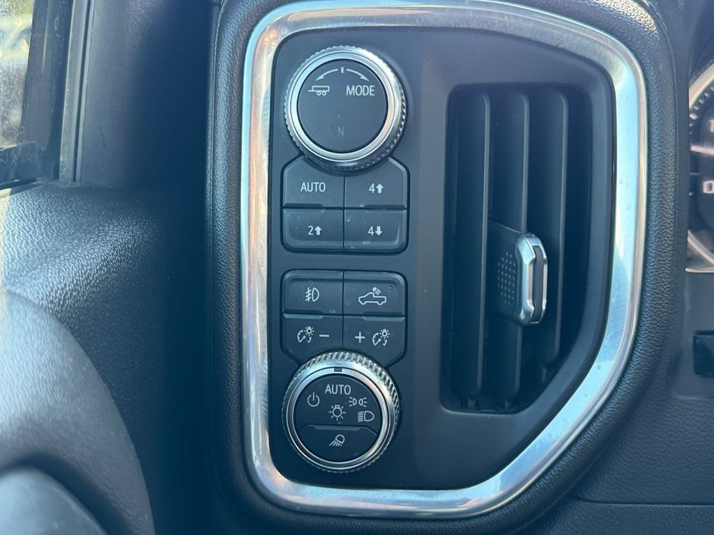 Used 2022 GMC Sierra 3500 Denali w/ Denali Ultimate Package AWD/4WD image 31