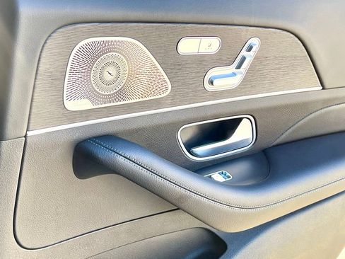 Certified 2022 Mercedes-Benz GLS 450 4MATIC image 24