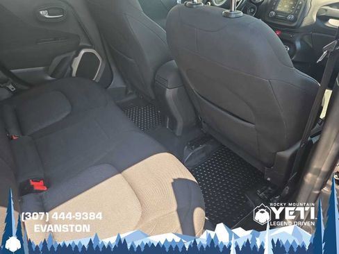 Used 2017 Jeep Renegade Latitude w/ Cold Weather Group AWD/4WD image 12