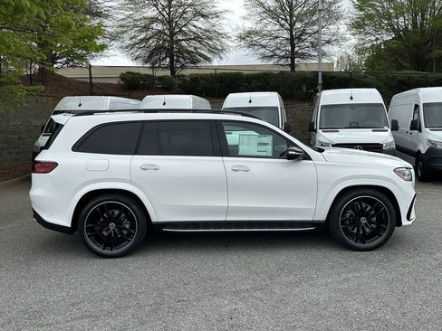 New 2026 Mercedes-Benz GLS 450 4MATIC image 9