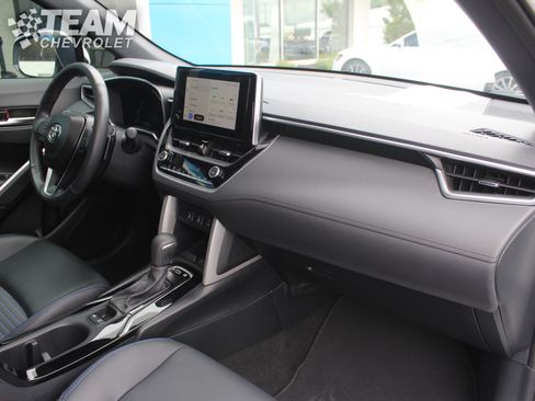 Used 2024 Toyota Corolla Cross AWD Hybrid w/ Convenience Package image 27