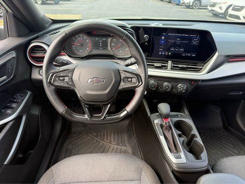 Used 2024 Chevrolet Trax RS w/ Driver Confidence Package FWD image 20
