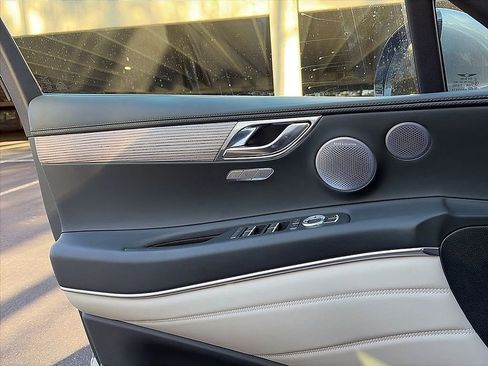 Used 2025 Genesis GV80 3.5T Advanced image 13