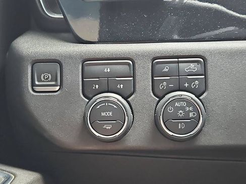 Certified 2024 Chevrolet Silverado 2500 LT w/ Texas Edition AWD/4WD image 17