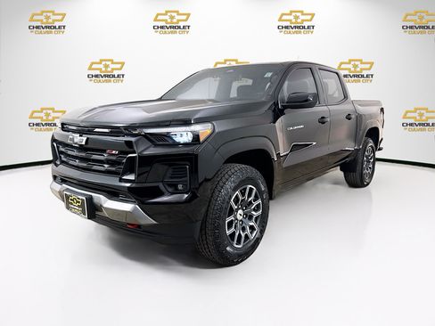 Used 2023 Chevrolet Colorado Z71 w/ Z71 Convenience Package 2 image 3