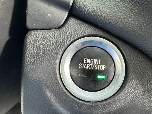 Used 2019 Chevrolet Equinox LT AWD/4WD image 25