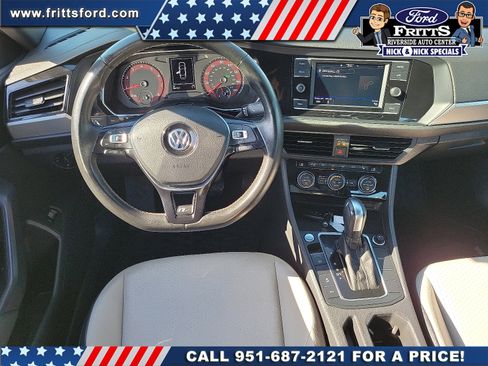 Used 2020 Volkswagen Jetta R-Line w/ R-Line Cold Weather Package FWD image 5