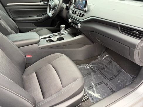Certified 2022 Nissan Altima 2.5 SV image 13