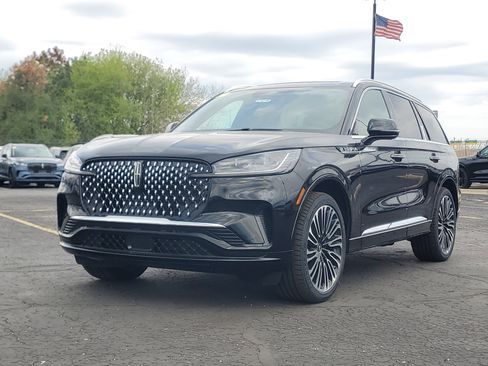 New 2026 Lincoln Aviator Black Label AWD/4WD image 2
