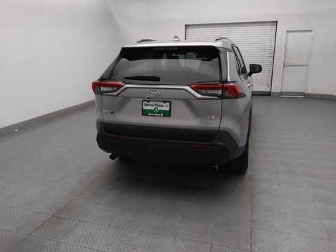 Used 2021 Toyota RAV4 LE image 7